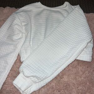 White cropped crewneckk